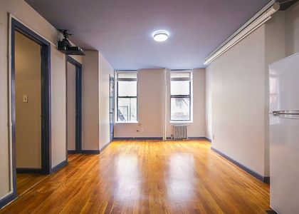 512 East 5th Street - Photo 1