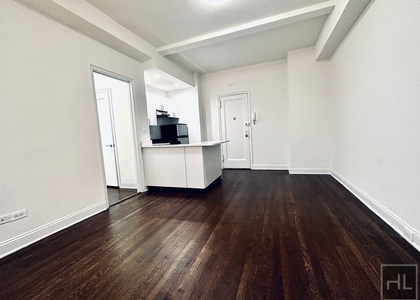 East 46 Street - Photo 1