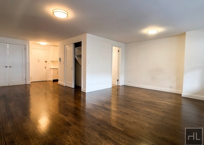 E 82 St - Photo 1