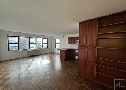 East 63 Street - Photo 1