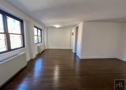 E 16 St - Photo 1