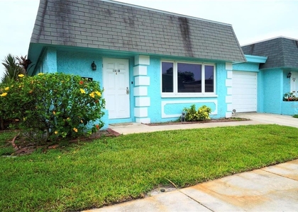 6890 Versailles N - Photo 1