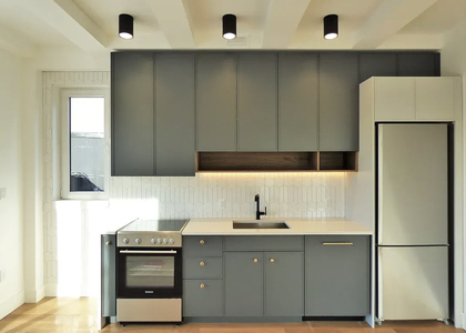 108 Havemeyer Street - Photo 1