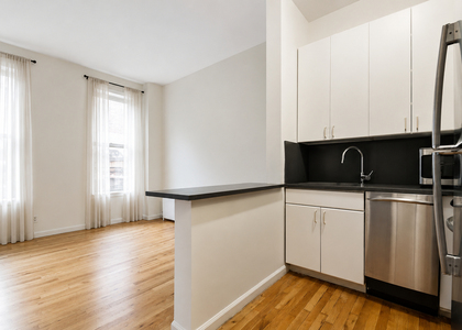 Lexington Avenue - Photo 1