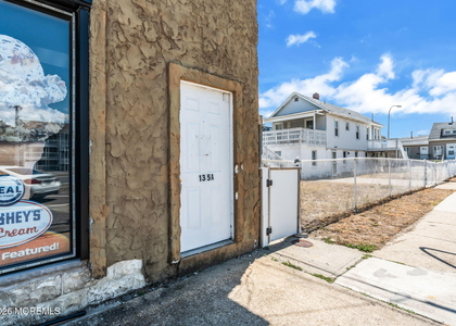 135 Hamilton Avenue - Photo 1