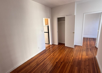 York Avenue - Photo 1