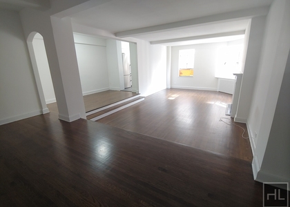 Fifth Avenue - Photo 1