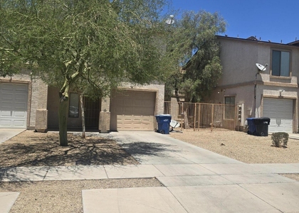 206 E Lawrence Boulevard - Photo 1