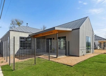 1021 Nomas Street - Photo 1