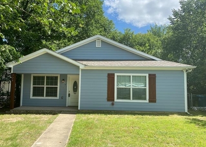 728 W Walker Street - Photo 1
