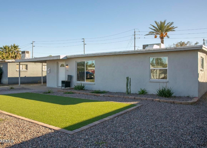 2205 W Cambridge Avenue - Photo 1