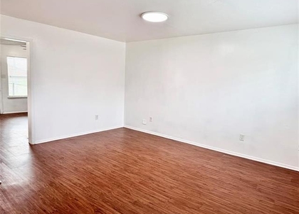 441 Sw Thomas Street - Photo 1