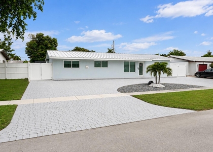 1316 Se 3rd Avenue - Photo 1