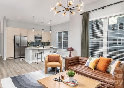 1015 N Alexander Street - Photo 1