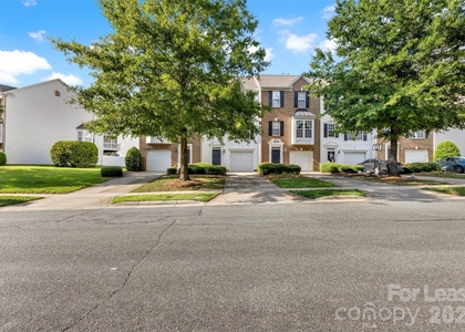940 Tiger Lane - Photo 1