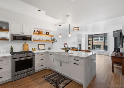 500 W Harbor Dr. - Photo 1
