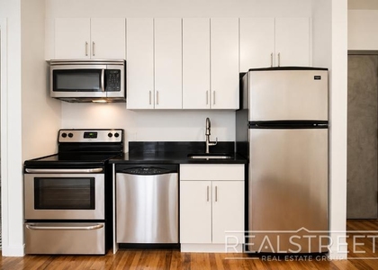 324 Melrose Street - Photo 1