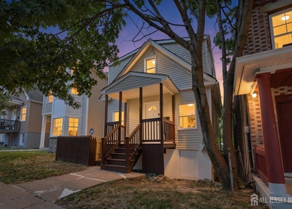 181 Hale Street - Photo 1