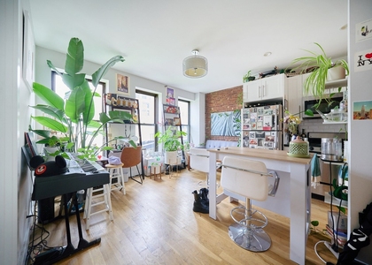 335 W 43rd Street - Photo 1