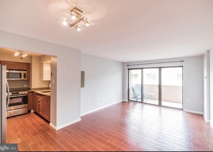1301 N Courthouse Road - Photo 1