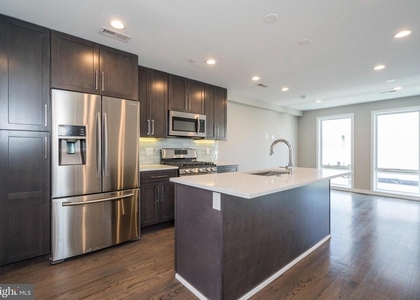 1432 Clymer Street - Photo 1