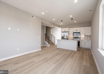 713 S Mildred Street - Photo 1