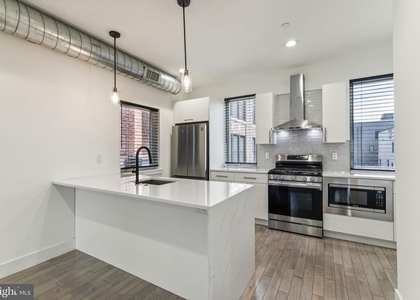2835 Edgemont Street - Photo 1