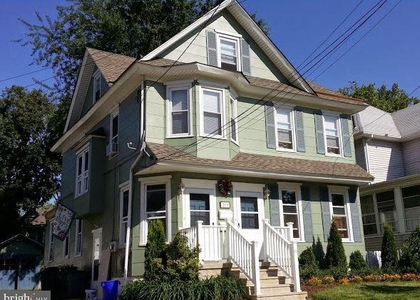 219 Woodlawn Terrace - Photo 1