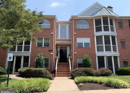 800 Amber Tree Court - Photo 1