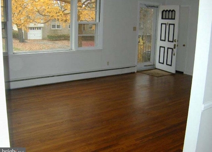 409 N Lynn Drive - Photo 1