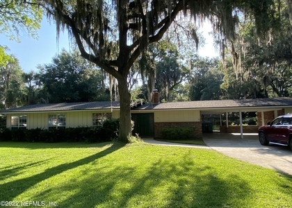 1301 Kings Road - Photo 1