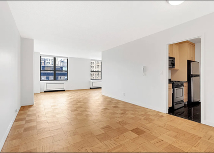 Broadway & 87th  - Photo 1