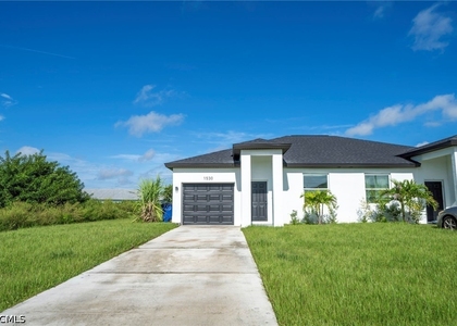 1530 Gilbert Ave S - Photo 1