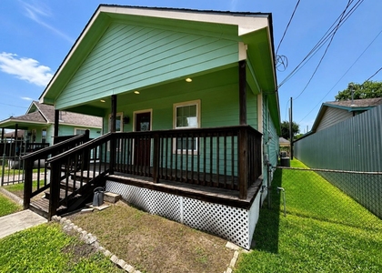 713 E 32nd Street - Photo 1