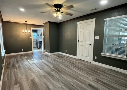 1906 Banks Street - Photo 1