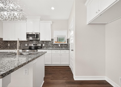 418 4th Street - Photo 1