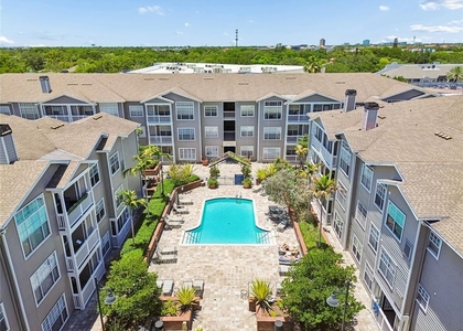 800 S Dakota Avenue - Photo 1
