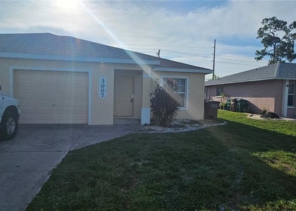 3007 Sw Santa Barbara Place - Photo 1