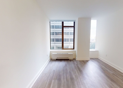 10 Hanover Square - Photo 1