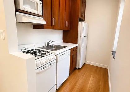 1680 York Avenue - Photo 1