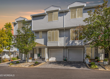 165 Riddle Avenue - Photo 1