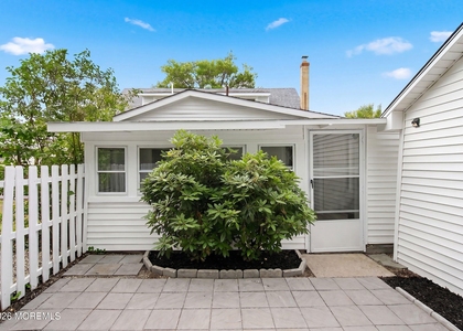1208 Maplewood Road - Photo 1