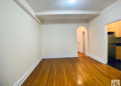 Second Avenue - Photo 1