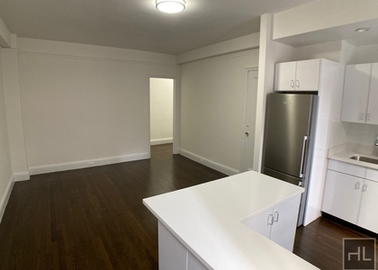 East 46 Street - Photo 1