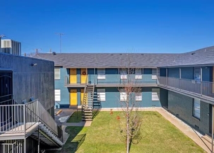 2211 S Vernon Avenue - Photo 1