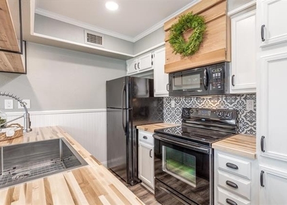 16301 Ledgemont Lane - Photo 1