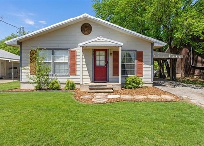 507 E Clifton Street - Photo 1