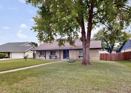 13 Grant Circle - Photo 1