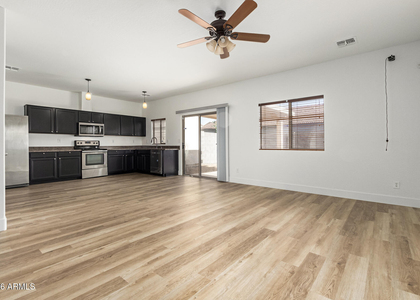 7007 W Mercer Lane - Photo 1