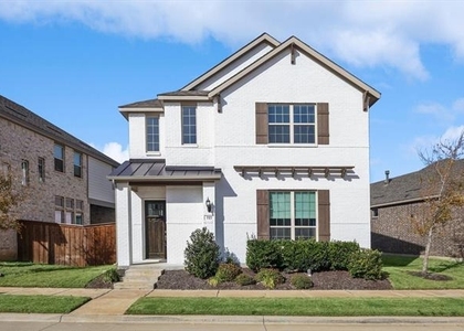 727 Waterbrook Parkway - Photo 1